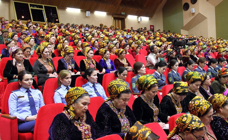 Женщины Туркменистана; фото: arzuw.news