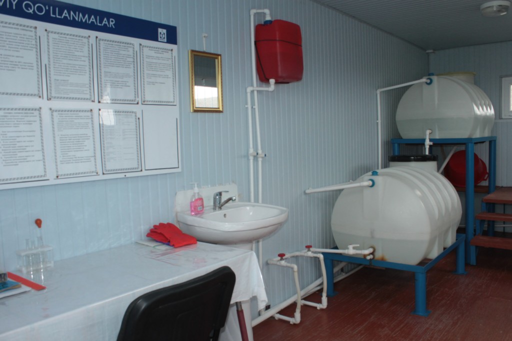 Система очистки воды в ферганском селе; фото: Ц-1