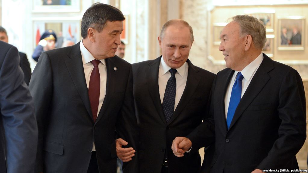 Сооронбай Жээнбеков, Владимир Путин и Нурсултан Назарбаев; фото: пресс-служба президента КР