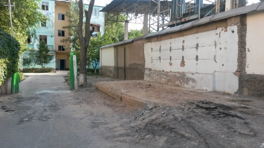 На месте снесенного гаража в Яккасарайском районе; фото: Ц-1