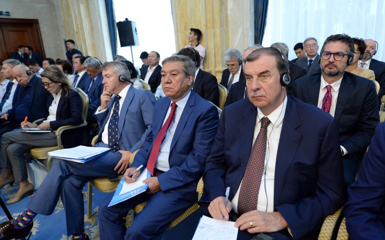 На заседании Совета; фото: пресс-служба президента КР