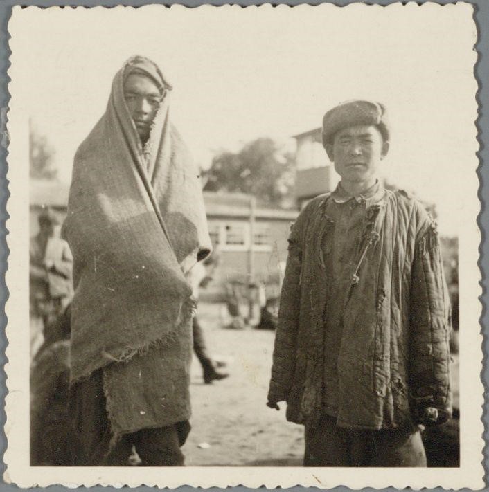 Единственное сохранившееся фото двух из 101 плененного узбека; фото: архив Ремко Рейдинга