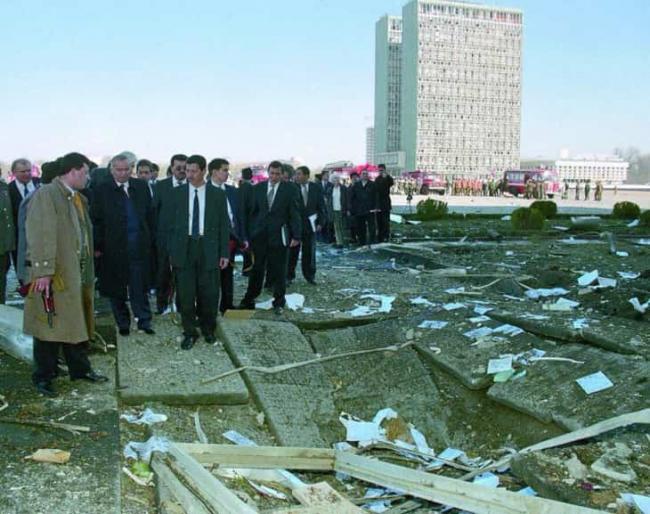 Президент Ислам Каримов и другие руководители РУз в Ташкенте после взрывов 16 февраля 1999 года; госархив 