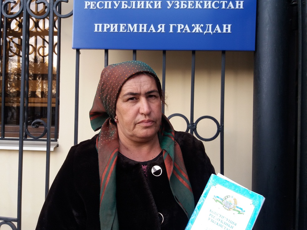 Фазилат Нормурадова почти полгода ходит по инстанциям в Ташкенте; фото: Ц-1