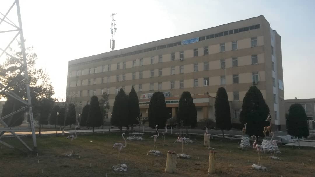 Здание центральной поликлиники в Андижане; фото: Ц-1