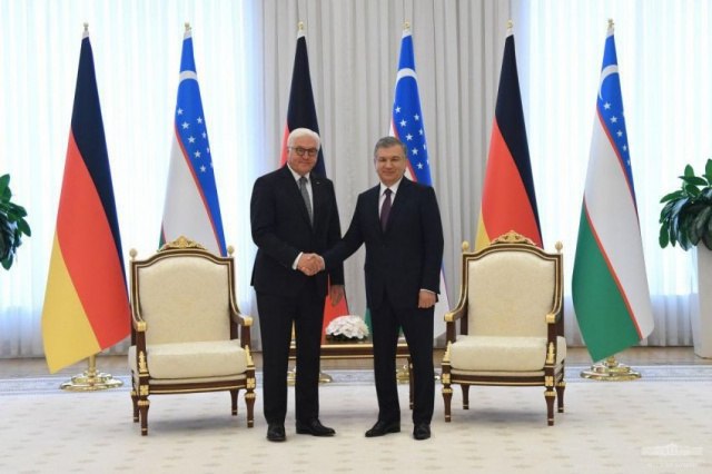 Президенты Германии и Узбекистана Франк-Вальтер Штайнмайер и Шавкат Мирзиёев; фото: УзА