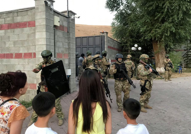 Штурм резиденции Алмазбека Атамбаева 7 августа 2019 года; фото: открытый источник