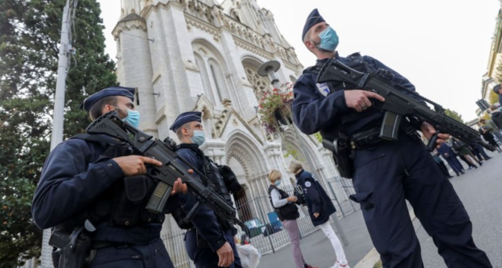 После убийств в церкви во французской Ницце; фото: скриншот