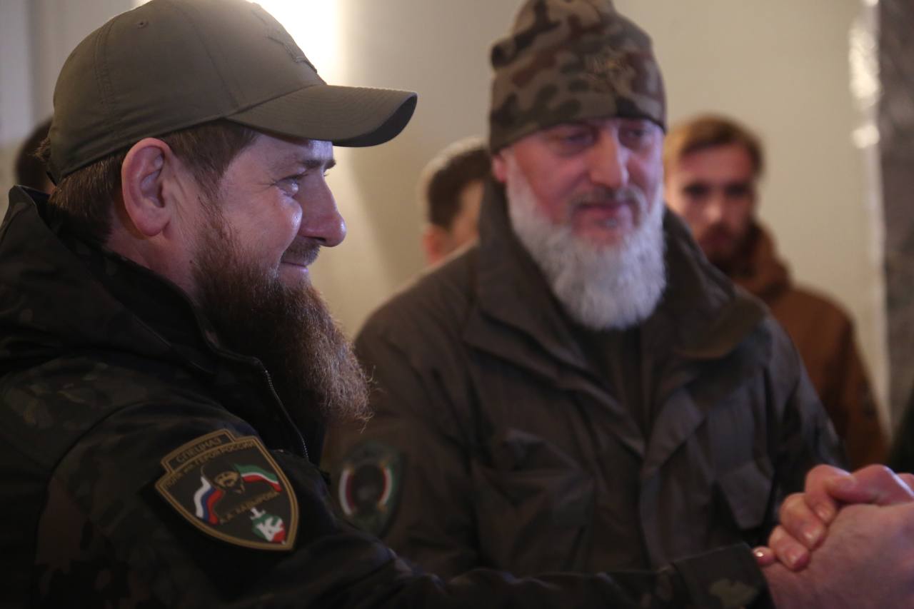 Глава Чечни Рамзан Кадыров и депутат Госдумы Адам Демлимханов на Украине; фото: Телеграм-Кадыров
